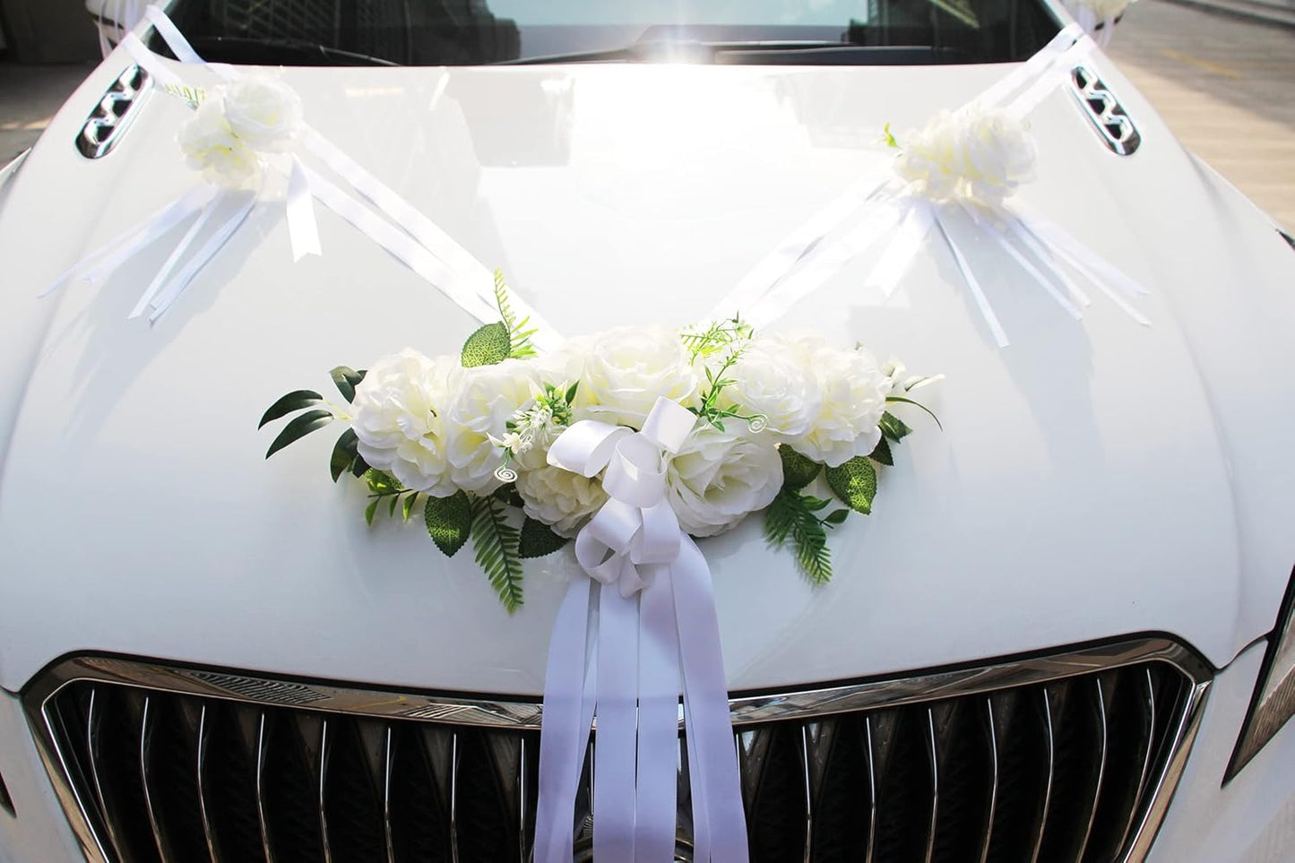 Décoration Voiture de Mariage Fleurs Blanches