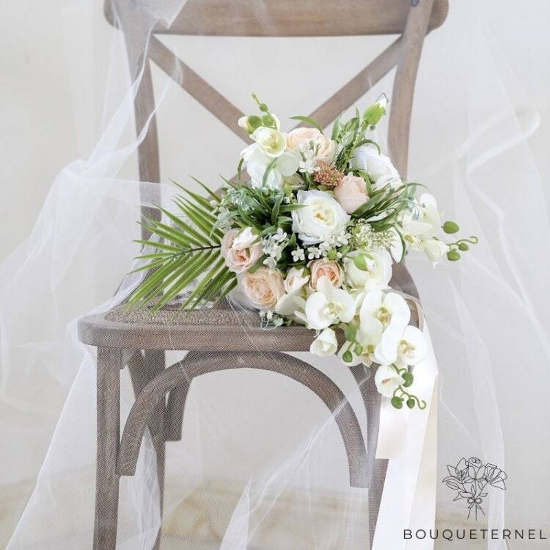Bouquet de Mariée en Cascade Champêtre