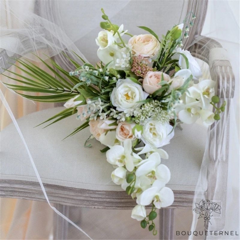 Bouquet de Mariée en Cascade Champêtre