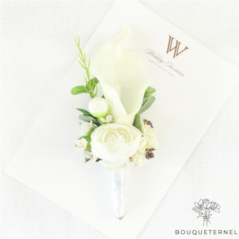 Boutonnière Blanche de Mariage pour Homme Fleur de lys Calla