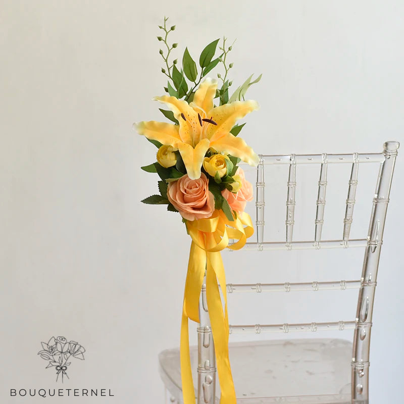 Déco Chaise de Mariage Fleurs de Lys Jaunes
