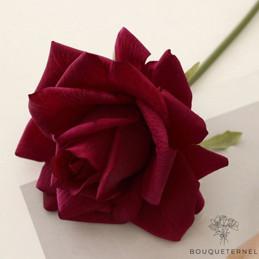Rose Rouge Artificielle avec Tige Rouge